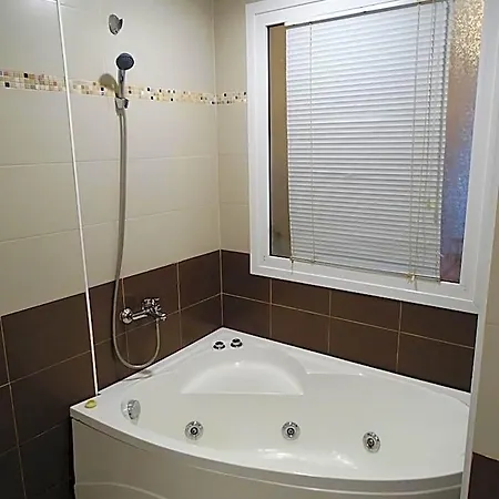 Paralax Hotel