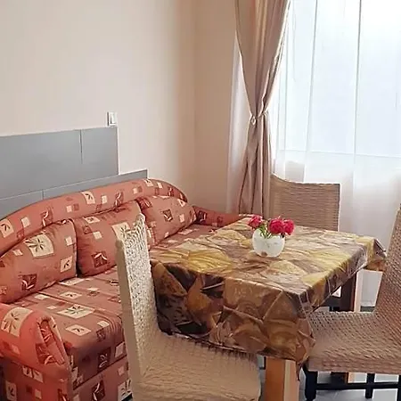 Paralax Hotel 2*