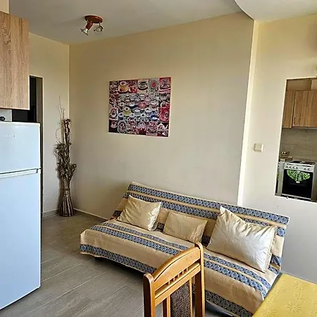 Paralax Hotel 2*